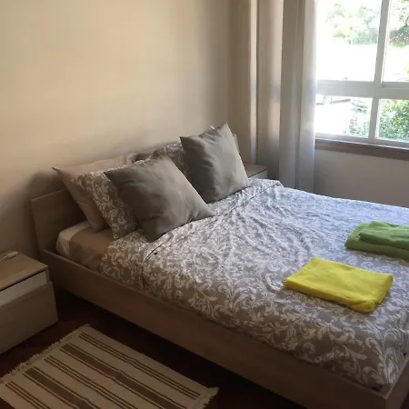 Bright With River View Appartement Cambre