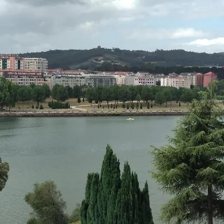 Bright With River View Appartement Cambre